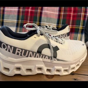 Women’s On Cloud size 8.5